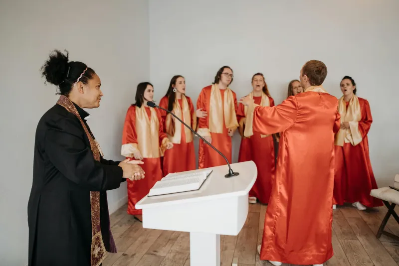 Mountain Singers Knew a Stage Fright Cure That Therapists Are Only Now Understanding
